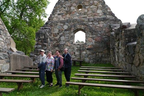 Össeby church ruin