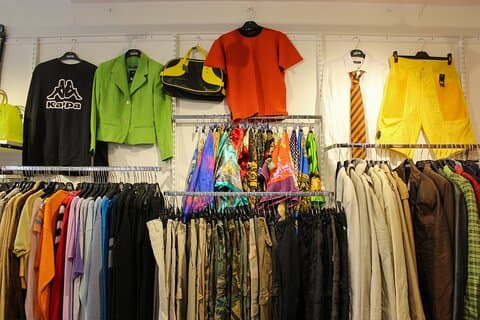 3 Hours Guided Shopping Tour in Stockholm Thrifting Stores