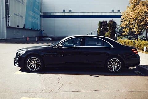 Departure Transfer: Gothenburg to Airport GOT by Business Car