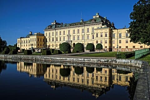 Drottningholm Palace private VIP tour by limousine car