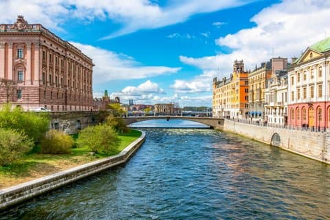 Stockholm: Royal Palace & Canal Cruise at Daytime or Sunset