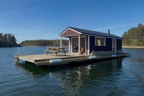 Stockholm Archipelago Speed Boat and Floating Sauna Adventure