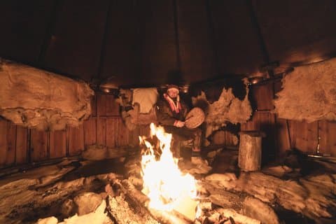 Sami voices (joik) & Northern Lights