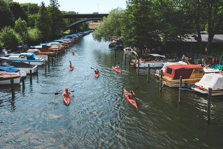 Kayak in cosy canals in city centre