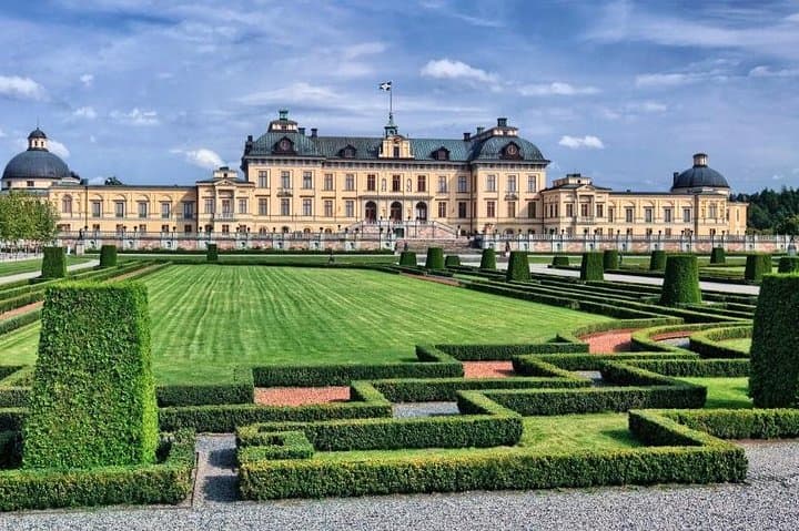 EXCLUSIVE Drottningholm Palace & Chinese Pavilion PRIVATE SERVICE