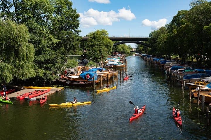 The starting point of all tours. A nice and calm canal perfect even for beginners.