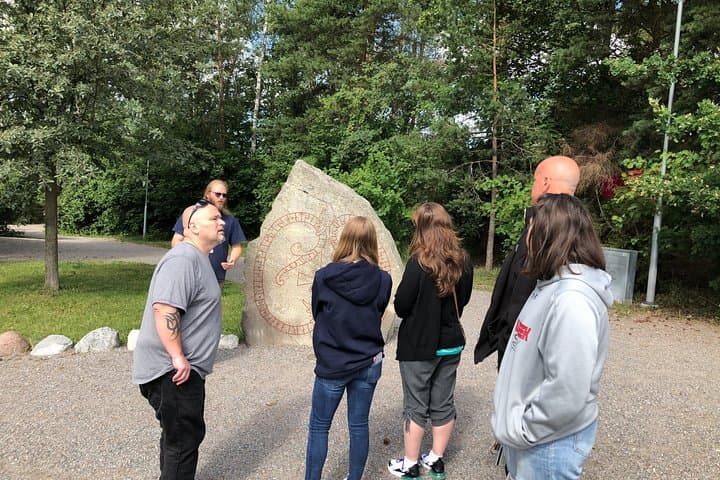 Public The country and Swedish history tour.