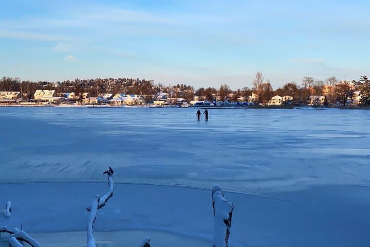 Stockholm Nordic Ice Skating with Campfire Lunch – Beginners