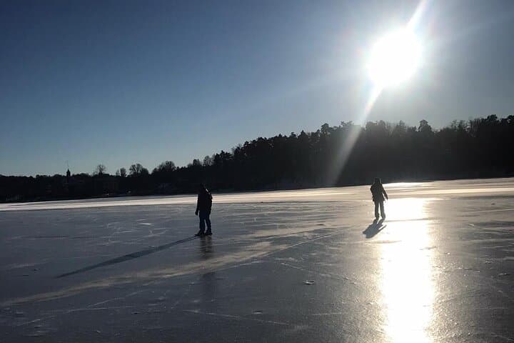 Stockholm Nordic Ice Skating with Campfire Lunch – Beginners