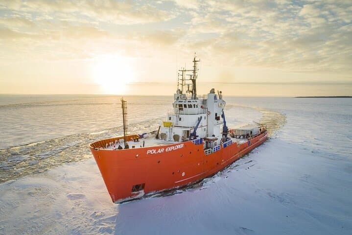 Polar Explorer Icebreaker cruise in Swedish Lapland