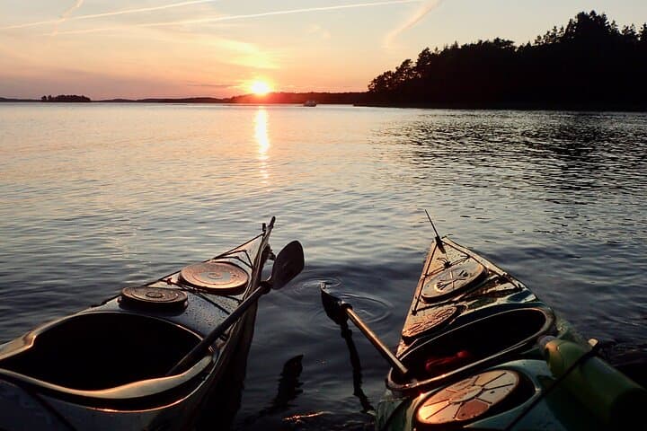 Sunset kayak tour with fika on Stockholms lakeside