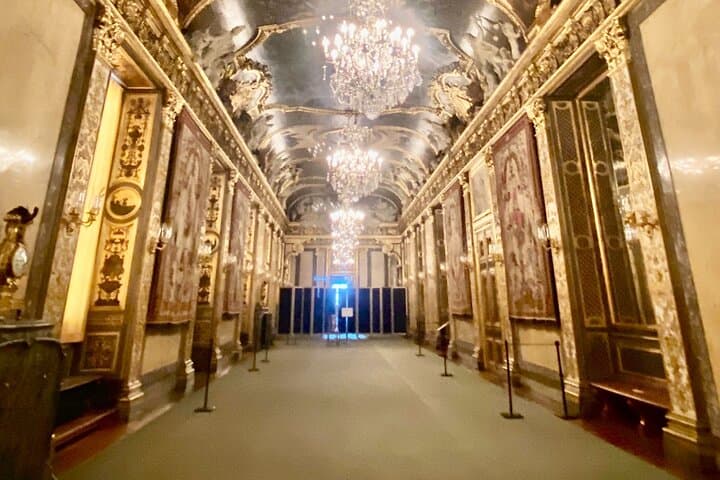 Inside The Crown: Stockholm Royal Palace Private Guided Tour
