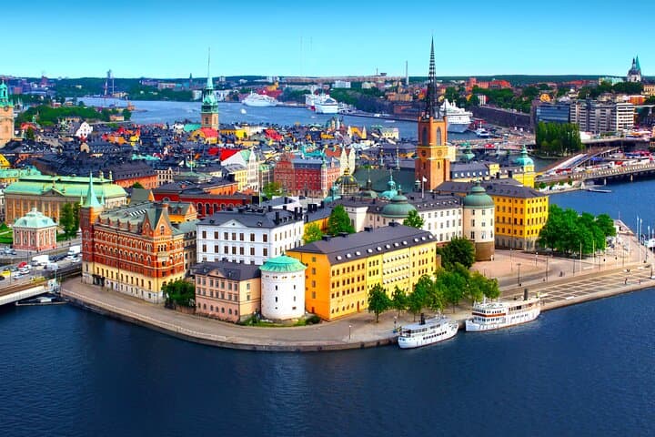 Stockholm Local Fashion Designers Shopping Tour with a Stylist