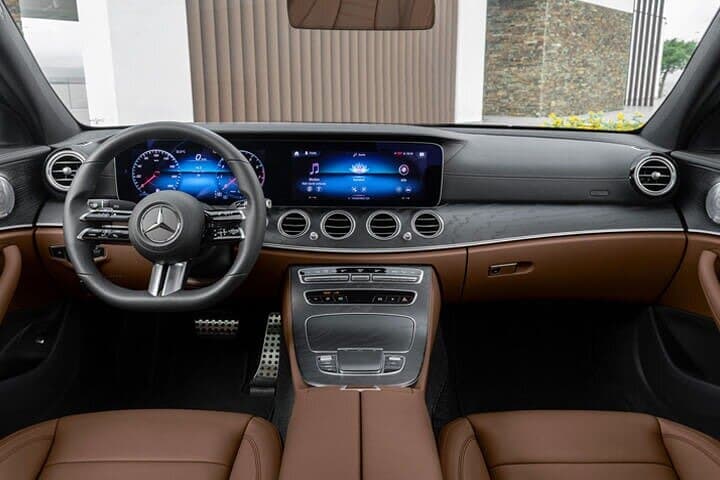 Stockholm Airport Arlanda Arrival transfer to Stockholm by Sedan