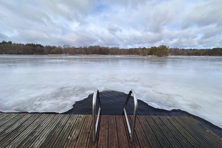 Icebathing and Sauna in Stockholm nature