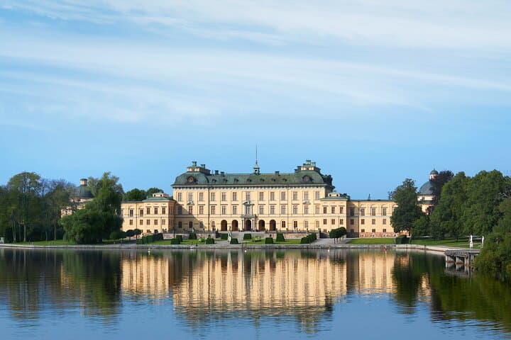 Private Tour Castle Drottningholm and Gripsholm from Stockholm