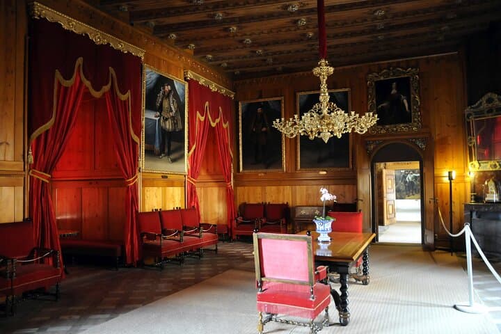 Drottningholm Palace Private Tour with Hotel Transfer
