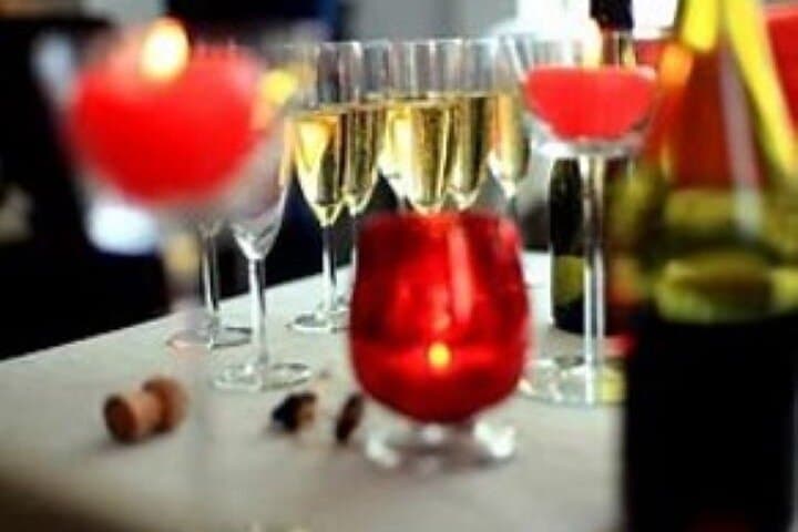 Celebrate and party in the many restaurants and bars in the Old Town and beyond.