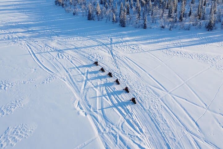 Lapland's Wilderness 32 km Snowmobile Tour