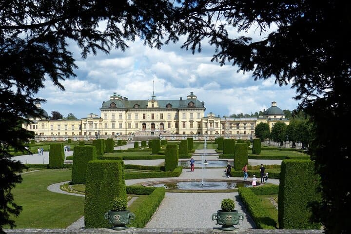 Drottningholm Palace private VIP tour by limousine car