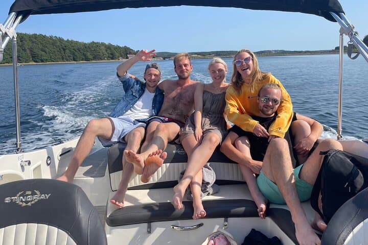 Celebrate your birthday trip with our charter and have a luxurious boat party!