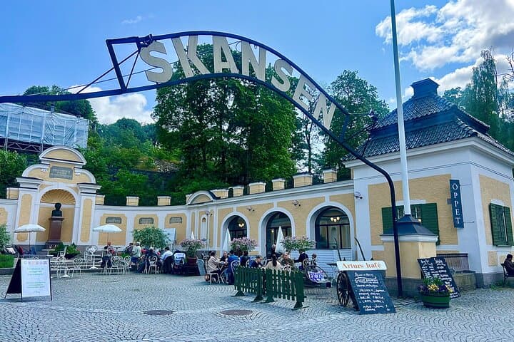 Stockholm Guided Tour with Drotningholm Place by Luxury Car