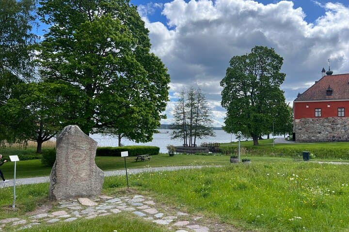 Gripsholm and Drottningholm Palace VIP Castle Tour in Luxury Car