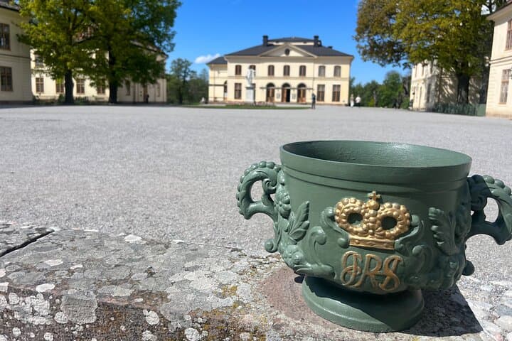 Private Guided Tour Drottningholm Palace by VIP car