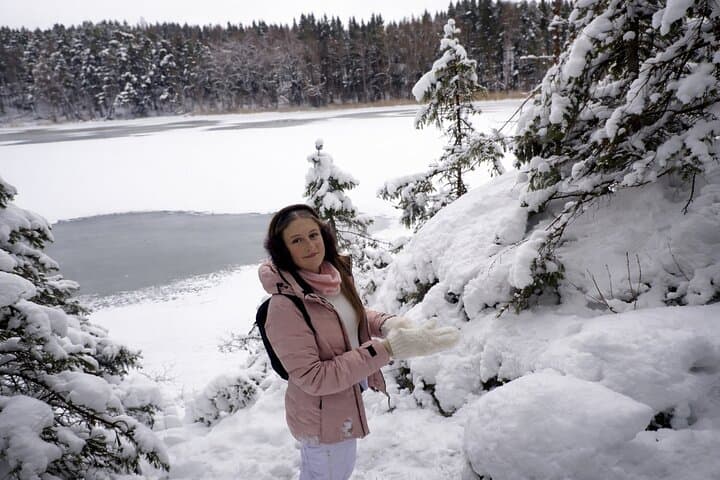 Stockholm: Hike, Forest Lunch and Cold-Water Floating