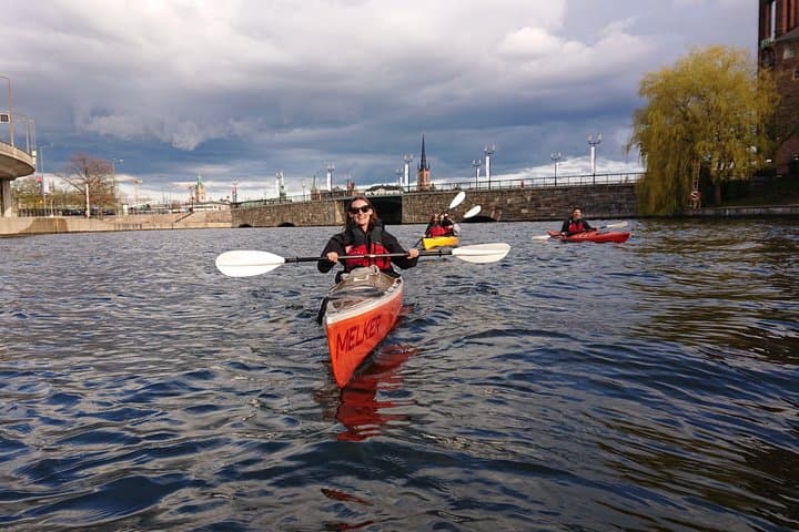 Introduction to kayaking with scenic tour in Stockholm city