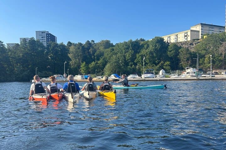 Introduction to kayaking with scenic tour in Stockholm city