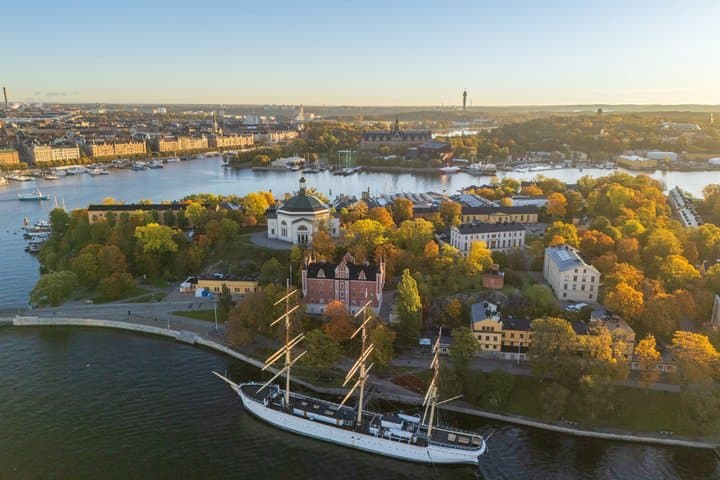 Stockholm Highlights VIP tour by private coach/bus and guide