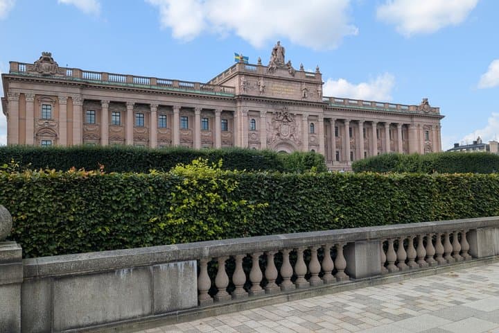 Stockholm Highlights and Cliffside Fika Picknick