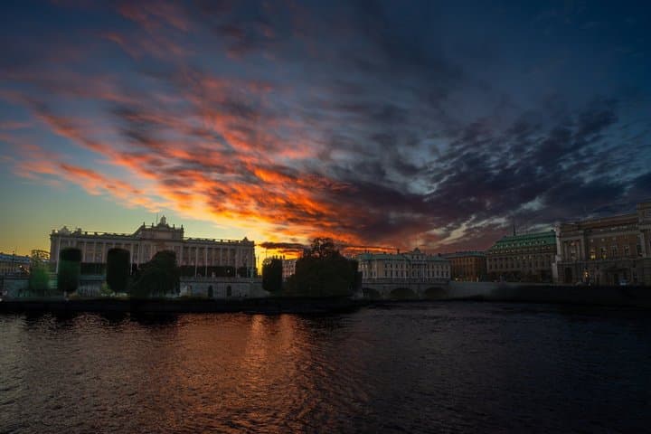 Stockholm Night Tour with Gamla Stan and City Hall