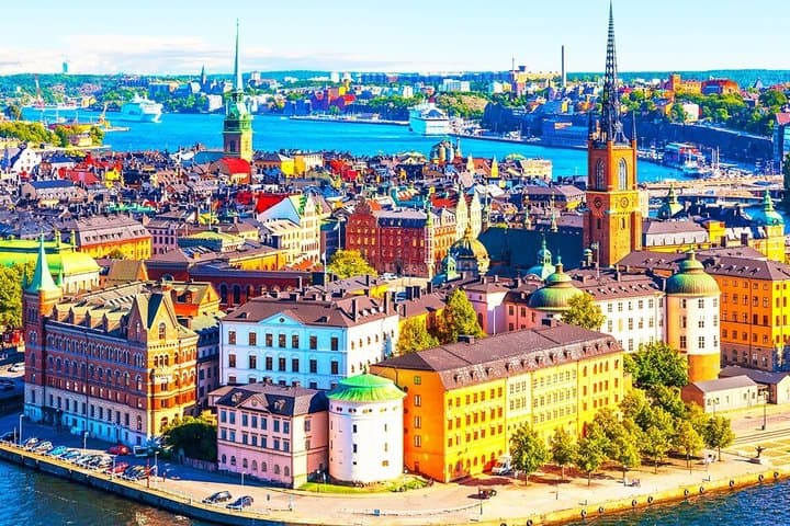 Stockholm: Royal Palace & Gamla Stan Tour, Canal Cruise