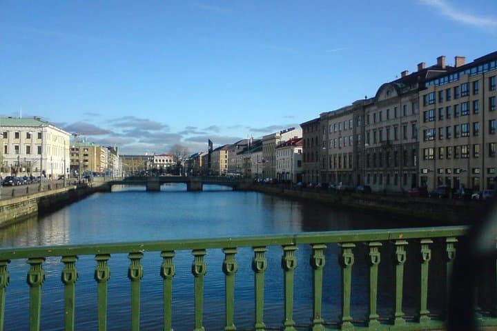 Gothenburg Self Guided Walking Tour Avenyn to Haga Audio Quiz