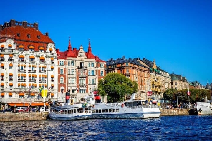 TOP Stockholm: Private Guided Tour with Your Mobile