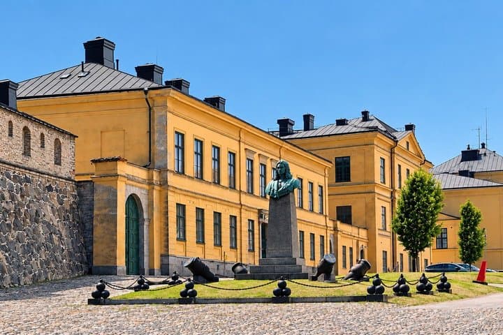 AudioTour of Karlskrona: From Hoglands Park to the Naval Museum