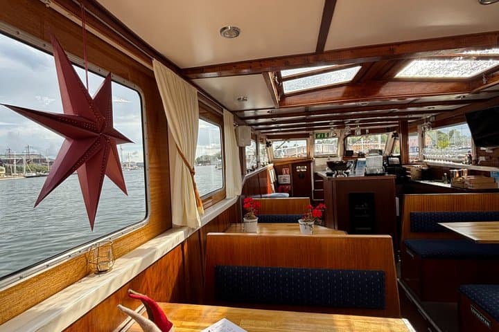 Open Electric Boat Ride in Stockholm with Live-Guide
