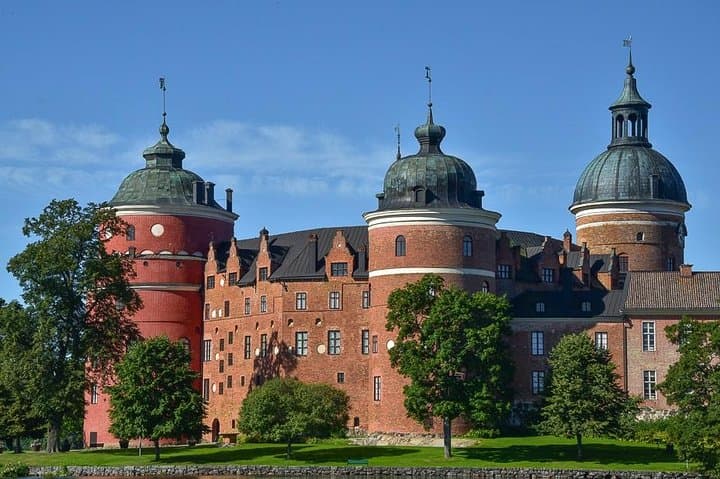 Monarchs Legacy: Gripsholm Castle Citadel & Drottningholm Palace*