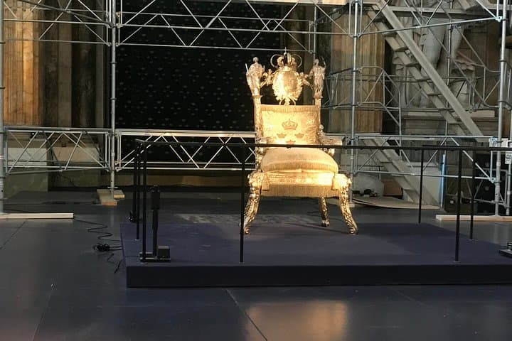 Royal Castle inside