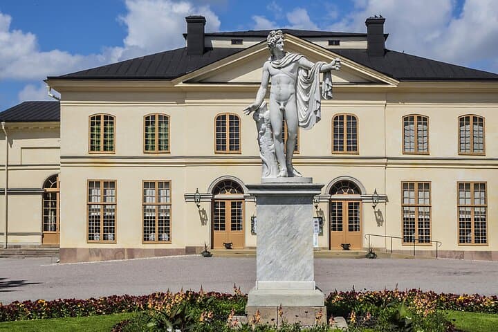 Skip-the-line Drottningholm Palace Stockholm Tour by Ferry