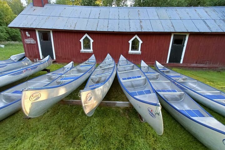 Guided Canoe Tour on the Lake Venjanssjön