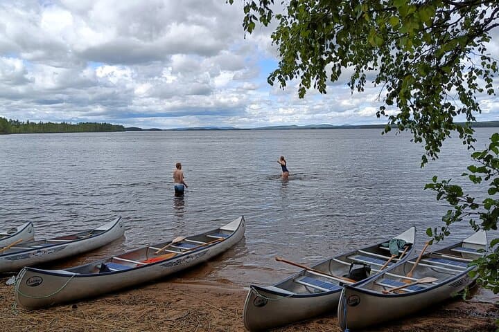 Guided Canoe Tour on the Lake Venjanssjön