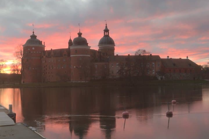 Royal Castles of Lake Malaren in Gripsholm and Drottningholm Tour