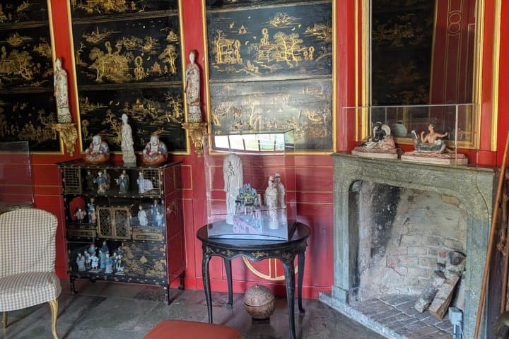 Royal Castles of Lake Malaren in Gripsholm and Drottningholm Tour